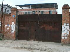 南梧大道獅山公園后大雞村獨院汽車修理廠招租，兼營汽車出租業務